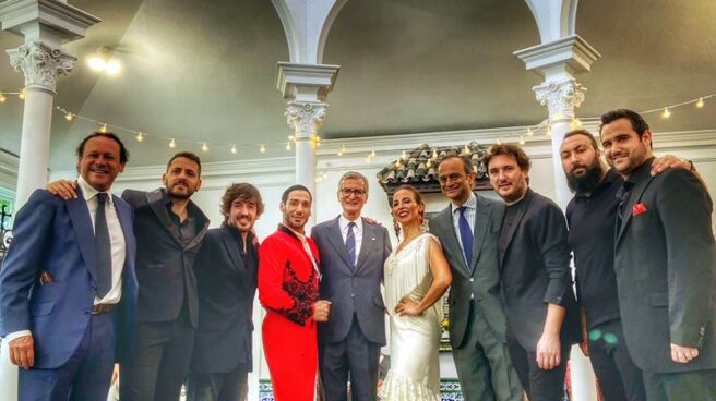 El embajador de España en Estados Unidos, Santiago Cabanas, junto al equipo de ‘Authentic Flamenco’ El embajador de España en Estados Unidos, Santiago Cabanas, junto al equipo de ‘Authentic Flamenco’
