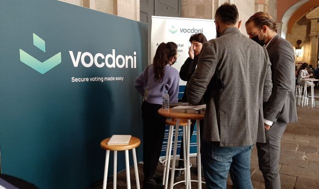 Vocdoni y BLOOCK firma una alianza para impulsar la digitalización en empresas convencionales