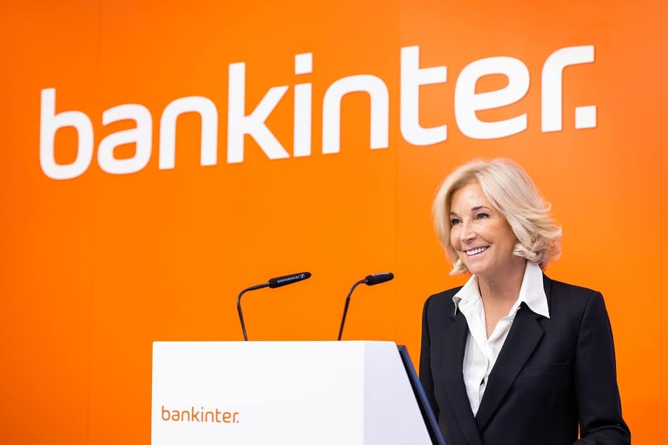 Bankinter anuncia que recurrirá el impuesto a la banca de Sánchez "el día después de pagarlo"