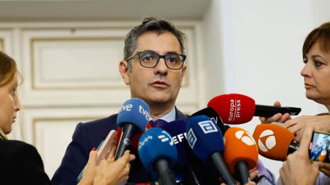 El ministro de la Presidencia, Félix Bolaños, interviene en la presentación del enlace digital de la Colección Histórica de Gazeta, de la Agencia Estatal del BOE MADRID, 28/10/2022.- El ministro de la Presidencia, Félix Bolaños, atiende a la prensa a su llegada a la presentación del enlace digital de la Colección Histórica de Gazeta, de la Agencia Estatal del BOE, con el Diccionario Biográfico de la Real Academia de la Historia este viernes en Madrid. EFE/ Chema Moya