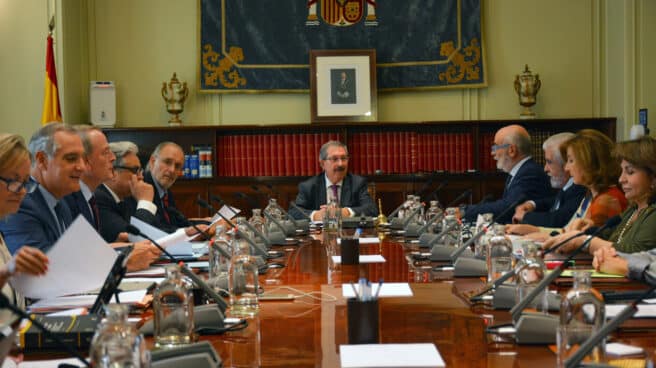 Rafael Mozo, nuevo presidente del CGPJ, junto al resto de vocales. Rafael Mozo, nuevo presidente del CGPJ, junto al resto de vocales.