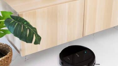 Cecotec rebaja un 50% el precio de su robot aspirador Conga 1990