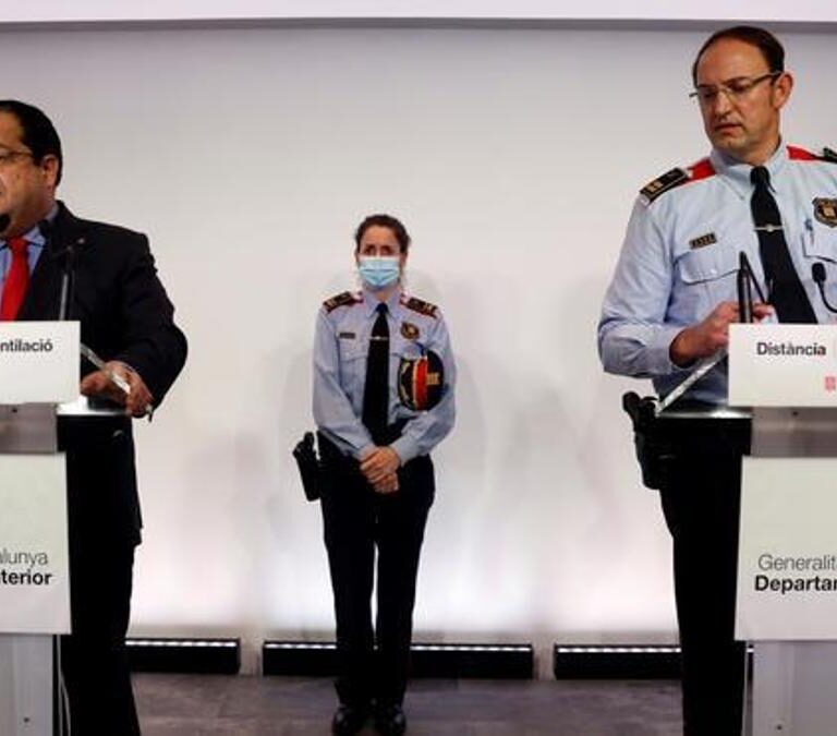 El Govern niega "injerencias políticas" en los mossos y defiende el "liderazgo político" del consejero