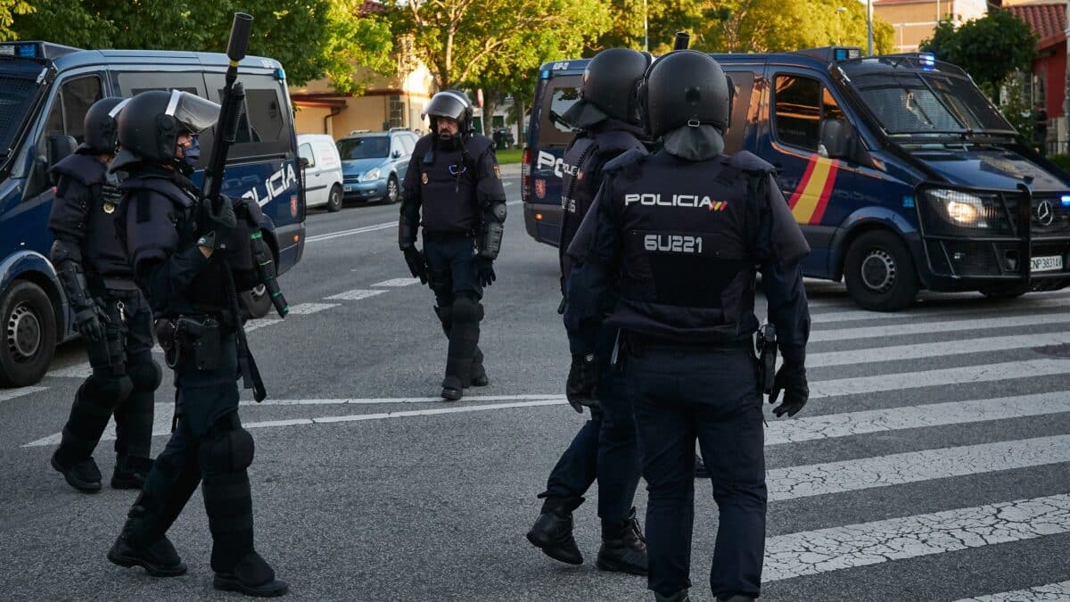 Antidisturbios de la Policía Nacional, durante un servicio en Pamplona.