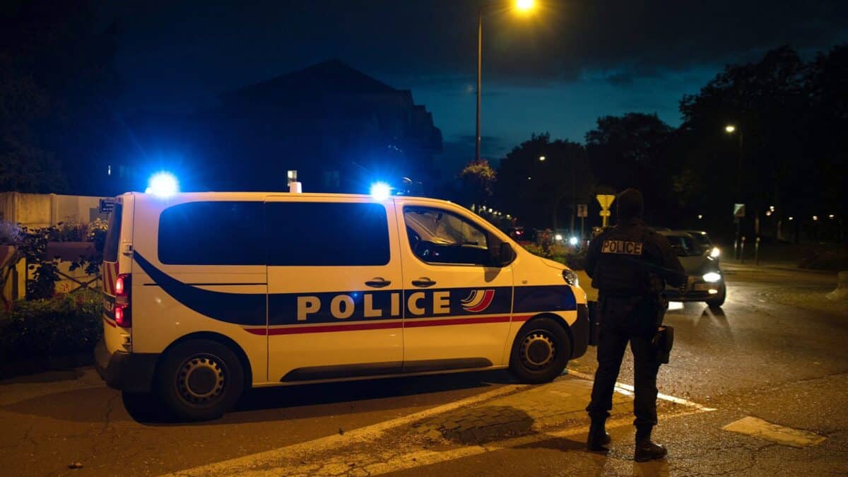 Oficiales de Policía en París