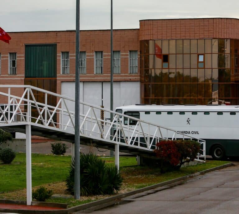 Prisiones compra cámaras para explorar a distancia a reclusos por falta de médicos