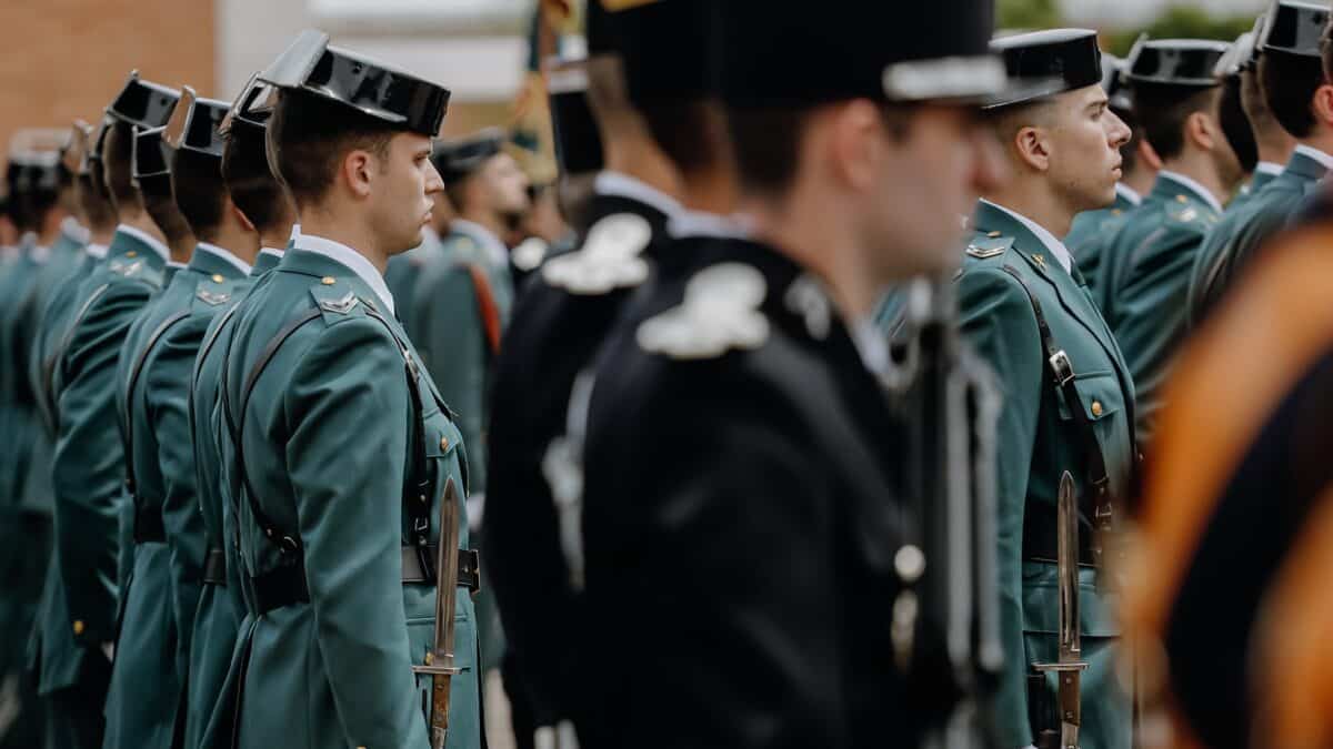 Guardias civiles en formación durante un acto en el Colegio Duque de Ahumada de Valdemoro (Madrid).