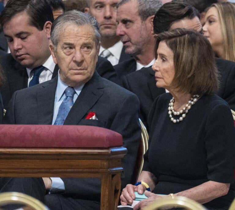 Hospitalizado el marido de Nancy Pelosi tras ser "agredido violentamente" en su casa de San Francisco