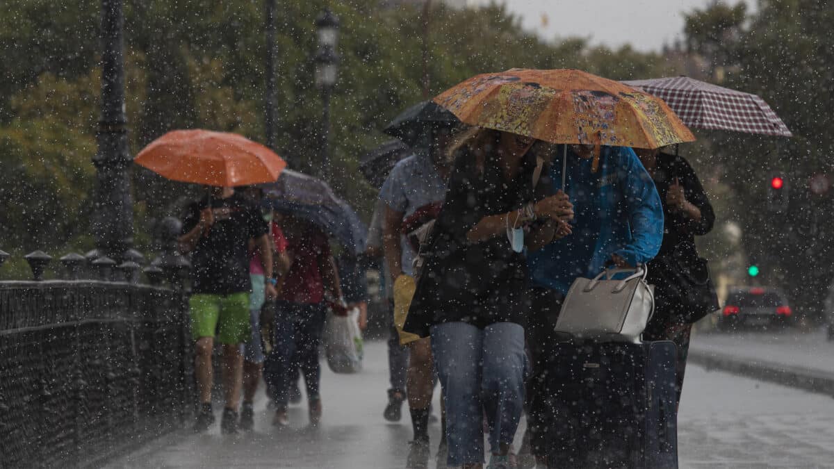 Lluvia y tormentas ponen mañana en riesgo a media docena de provincias del este peninsular