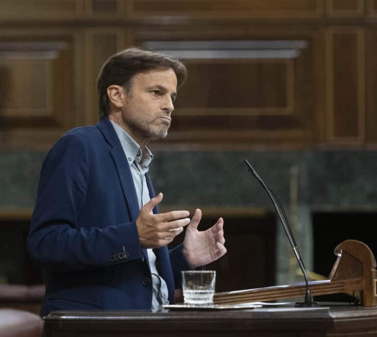Podemos apunta a Feijóo como "el hombre de paja" de Ayuso en la reforma del CGPJ