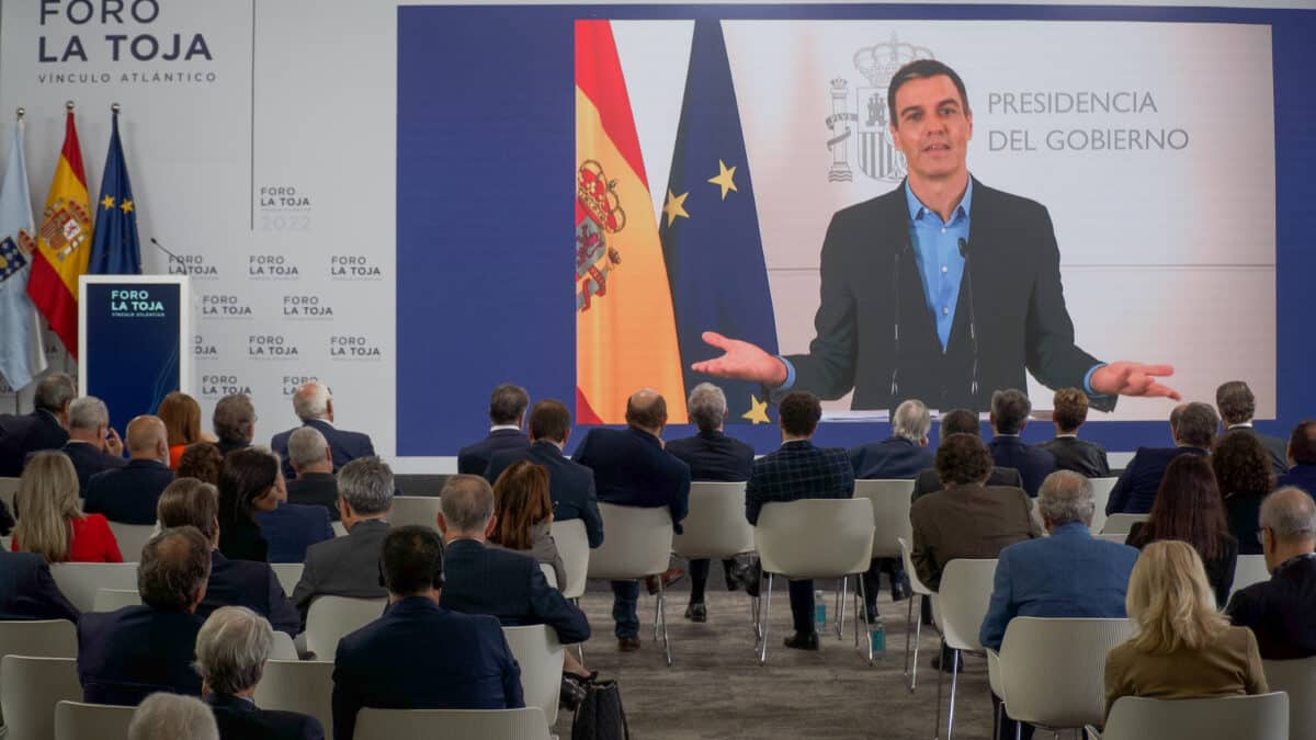 El presidente del Gobierno, Pedro Sánchez, interviene por videoconferencia en el Foro la Toja.