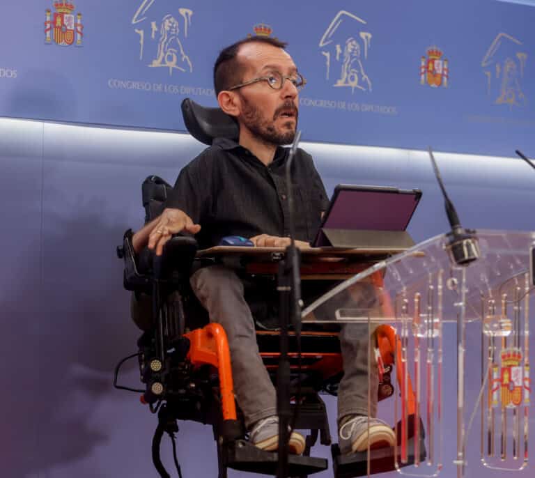 Echenique acusa al PSOE de "deslealtad" por el aumento "unilateral" del gasto en Defensa tras cerrar los PGE