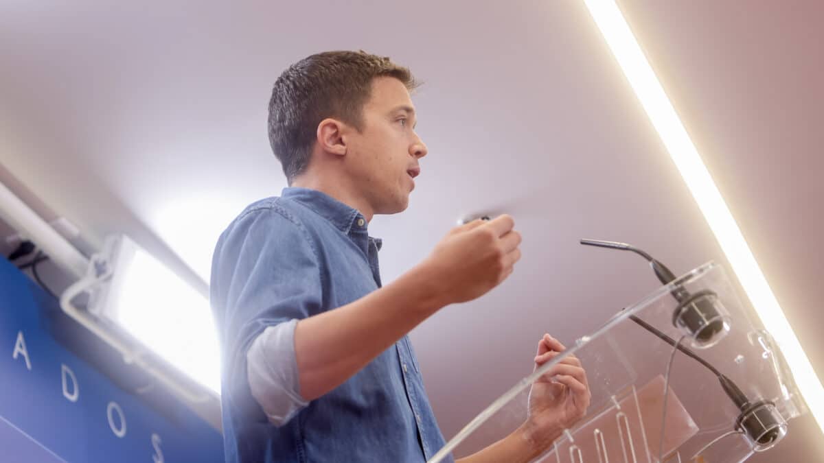 El portavoz de Más País-Equo, Íñigo Errejón, ofrece una rueda de prensa previa a la Junta de Portavoces, en el Congreso de los Diputados