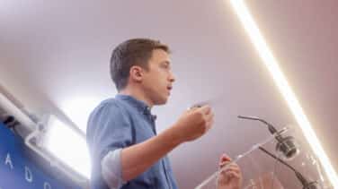 Errejón afirma que el acuerdo para la oficialidad de la selecciones vascas de pelota y surf "no le ofende lo más mínimo"