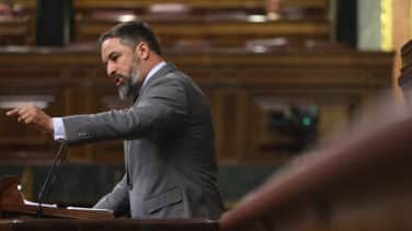 Vox demora su entrada al Congreso e interrumpe a Sánchez en protesta por su retraso ante el Rey en el desfile