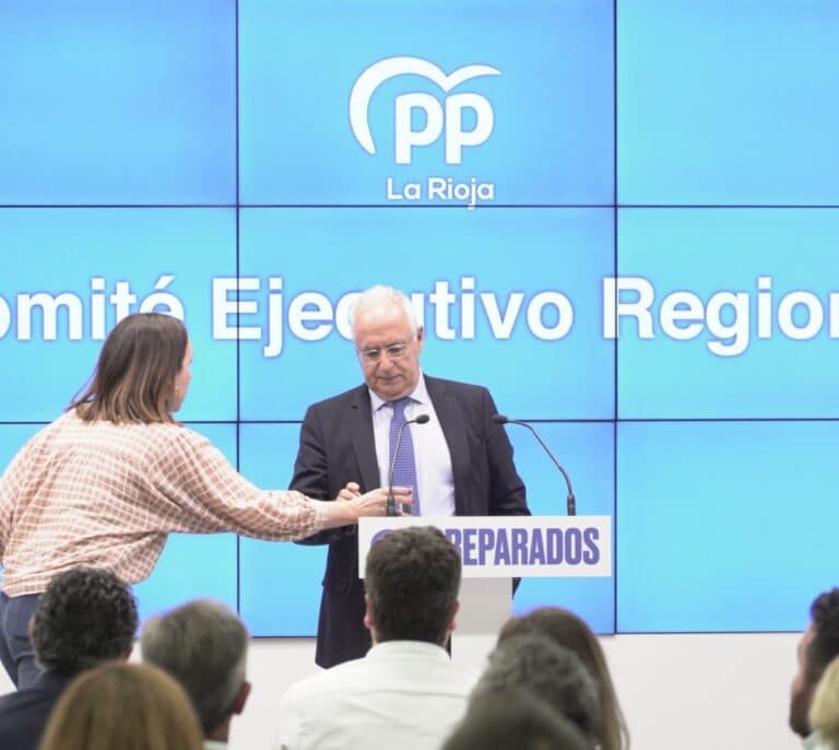 El presidente del PP de La Rioja dimite y deja su cargo a disposición del partido nacional