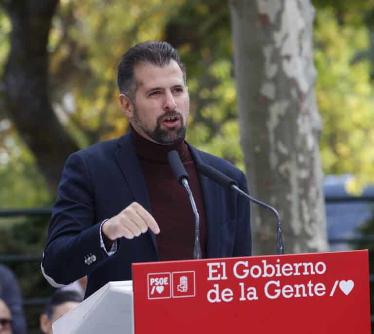 Luis Tudanca tacha de radical a Mañueco: "Lo único que hace moderado es trabajar"