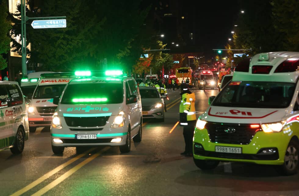 Las ambulancias se agolpan junto al lugar de la estampida