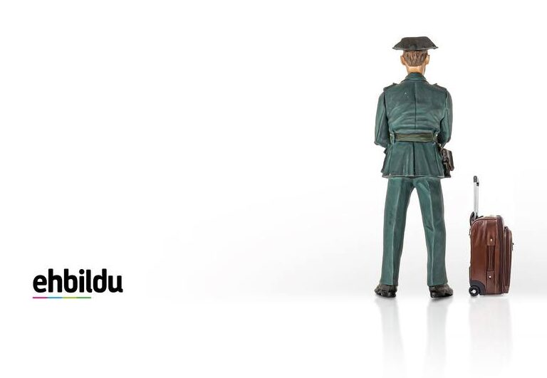 Bildu lanza una campaña contra la 'ocupación' de la Guardia Civil: "Es tiempo de paz"