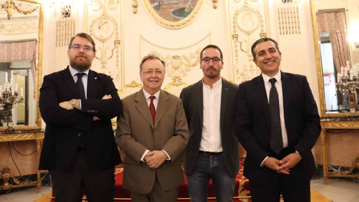 Francisco Carrión recibe en Ceuta el Premio Fernando de Leyba de Periodismo