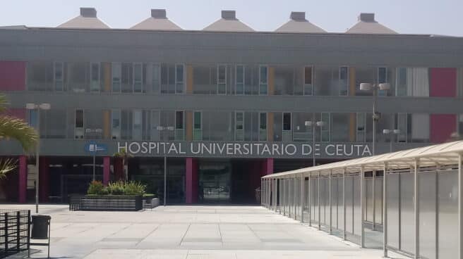Una mujer en estado grave tras recibir un hachazo en la cabeza por una discusión vecinal Hospital Universitario de Ceuta