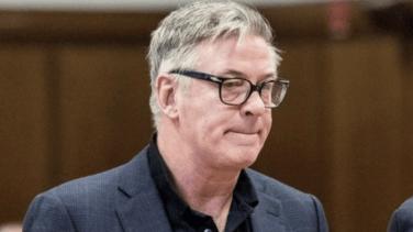 Alec Baldwin anuncia un acuerdo con la familia de Halyna Hutchins, la fotógrafa a la que mató por accidente