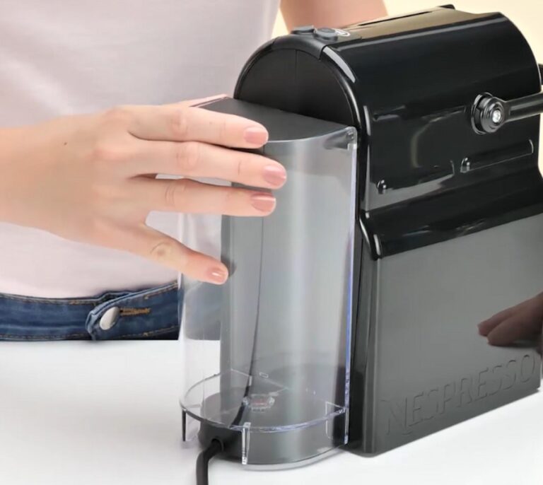 Disfruta del mejor café cada mañana con esta cafetera Nespresso ¡ahora con un 22% de descuento!