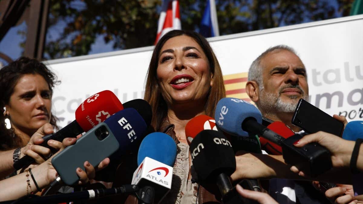 Cs se rompe en Barcelona con el cese de su portavoz tras intentar desbancar a la candidata a la alcaldía