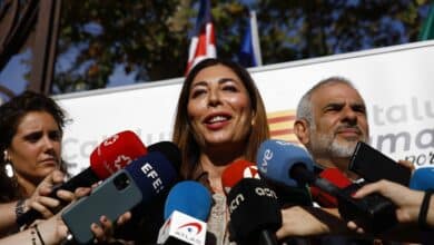 Cs se rompe en Barcelona con el cese de su portavoz tras intentar desbancar a la candidata a la alcaldía