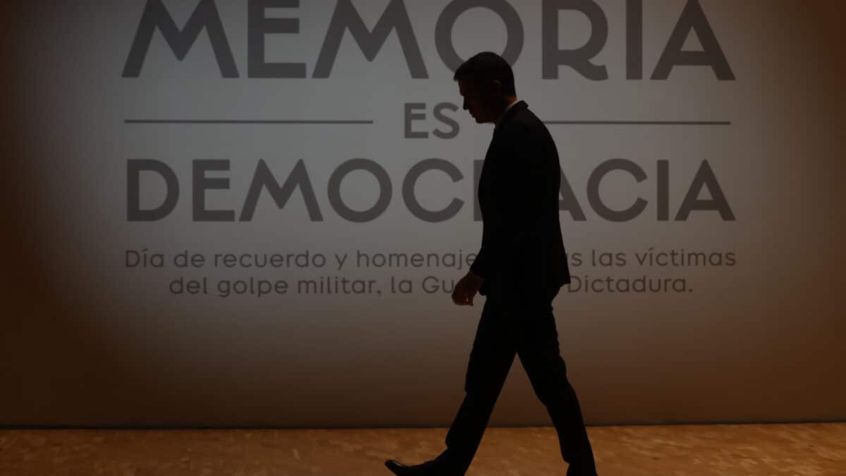 -FOTODELDIA- MADRID, 31/10/2022.- El presidente del Gobierno, Pedro Sánchez, preside el acto por el "Día de Recuerdo y Homenaje a todas las víctimas del golpe militar, la Guerra y la Dictadura", en el que se entregará una veintena de diplomas a familiares de víctimas y a asociaciones vinculadas a la memoria histórica, como las Trece Rosas o las Sinsombrero, este lunes en Madrid. EFE/ Juan Carlos Hidalgo