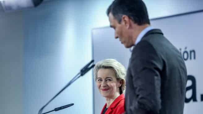 Von der Leyen se reúne con Sánchez en Madrid La presidenta de la Comisión Europea, Ursula von der Leyen, y el presidente del Gobierno, Pedro Sánchez, en rueda de prensa.