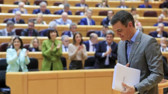 Pleno del Senado MADRID, 18/10/2022.- El presidente del Gobierno, Pedro Sánchez, durante el pleno del Senado, donde comparecerá para informar de las últimas medidas económicas y fiscales del Ejecutivo y el papel de las comunidades autónomas en su aplicación, este martes en Madrid. EFE/ Fernando Alvarado