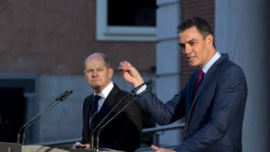 Sánchez y Scholz forjan una "relación especial" mientras arrecian las críticas al plan de ayudas alemán