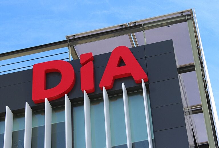 Dia vende un 4,1% más en España pese a reducir su red de supermercados