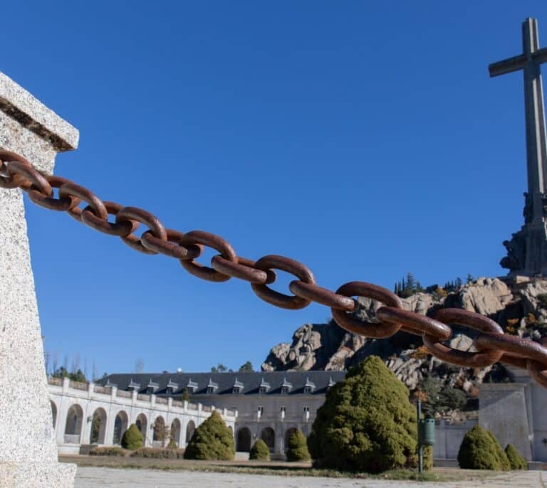 Del traslado de Primo de Rivera al futuro de los monjes: qué implica la Ley de Memoria Democrática