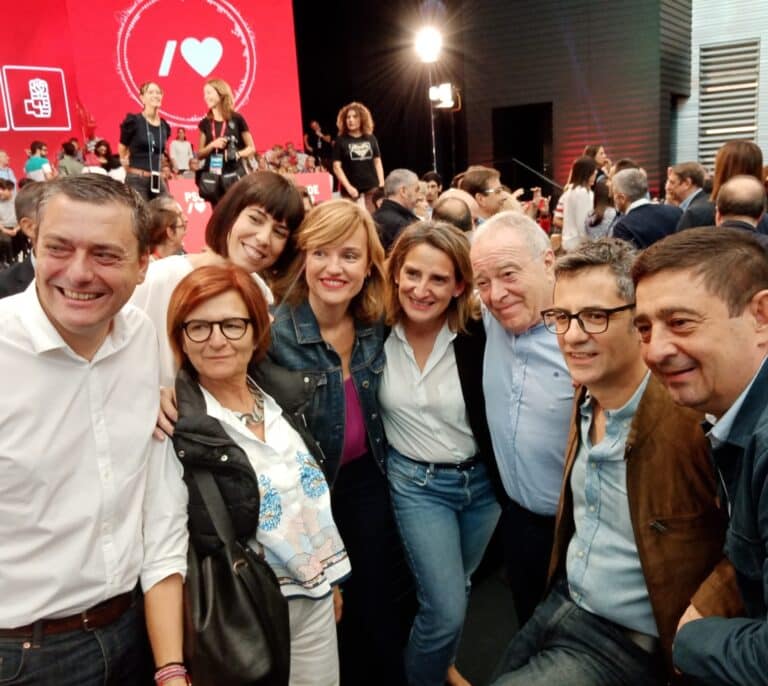 Desembarco de ministros de Pedro Sánchez en el acto de Felipe Gónzalez en Sevilla
