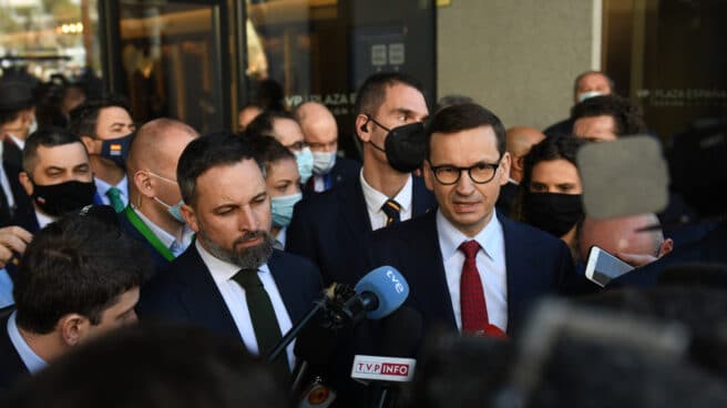 abascal-morawiecki El presidente de Vox, Santiago Abascal, y el primer ministro de Polonia, Mateusz Morawiecki.