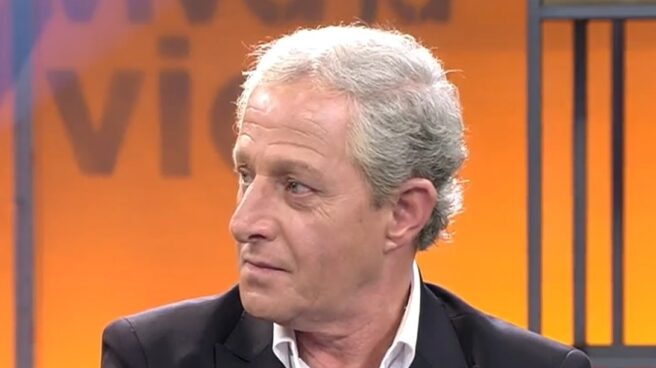 Albert Solà, supuesto hijo de Don Juan Carlos I, fallece a los 66 años Albert Solá, que decía ser hijo de Juan Carlos I, en un programa de televisión en 2019.