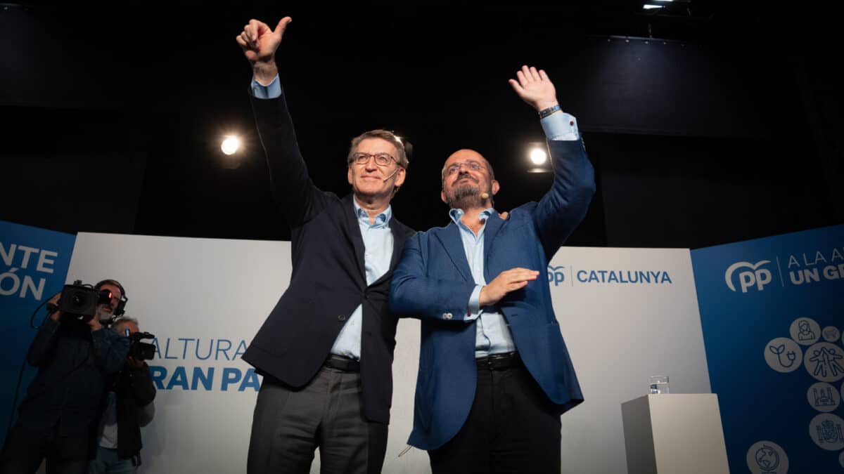 El coordinador general del PP, Elías Bendodo, y el presidente del PP, Alberto Núñez Feijóo