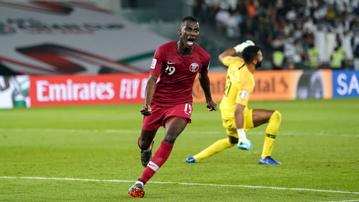 Almoez Ali, delantero de la selección de Qatar, durante un partido de la Copa Asiática 2019.