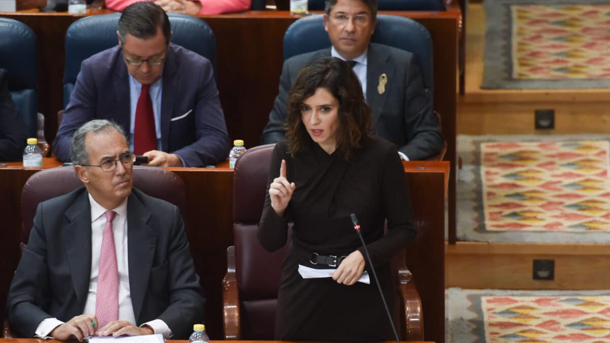 La presidenta de la Comunidad de Madrid, Isabel Díaz Ayuso, interviene en la sesión plenaria en la Asamblea de Madrid