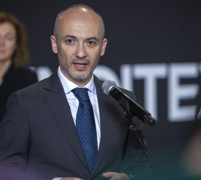 Inditex estudia desprenderse de su negocio en Rusia