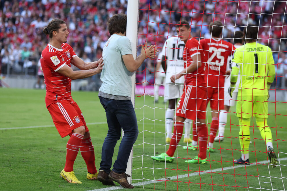 Acción de Letzte Generation en un partido de la Bundesliga este año.