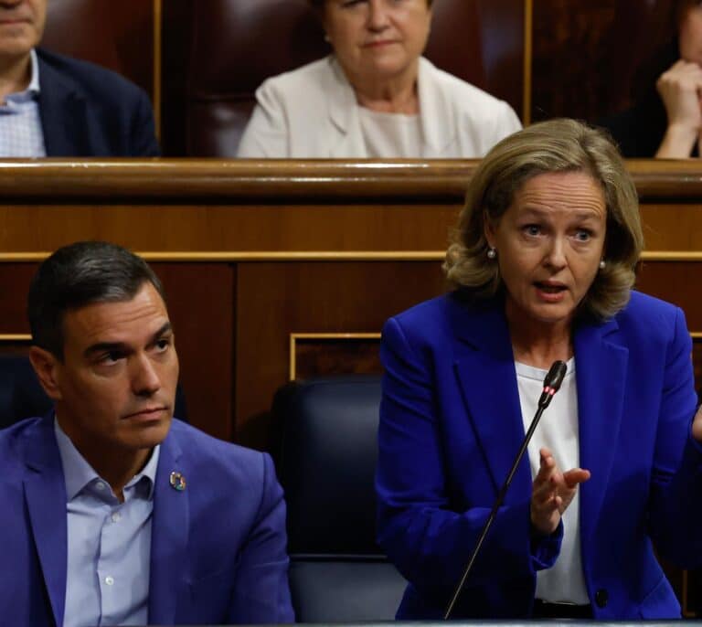 Calviño, en el Congreso: “Enternece ver a PP y Vox tan preocupados por la pobreza”