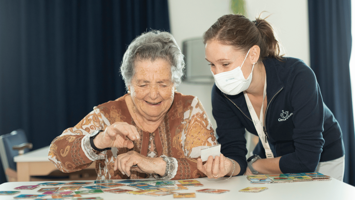 Atención integral para cumplir años con calidad de vida. Clece ofrece una atención coordinada y global que se ocupa del bienestar físico, cognitivo, emocional y nutricional de los usuarios.