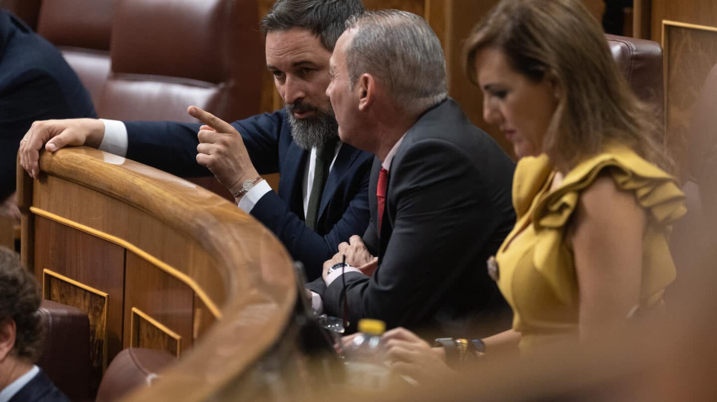 El presidente de Vox, Santiago Abascal, en su escaño del Congreso durante el debate de enmiendas totales a los Presupuestos, este jueves