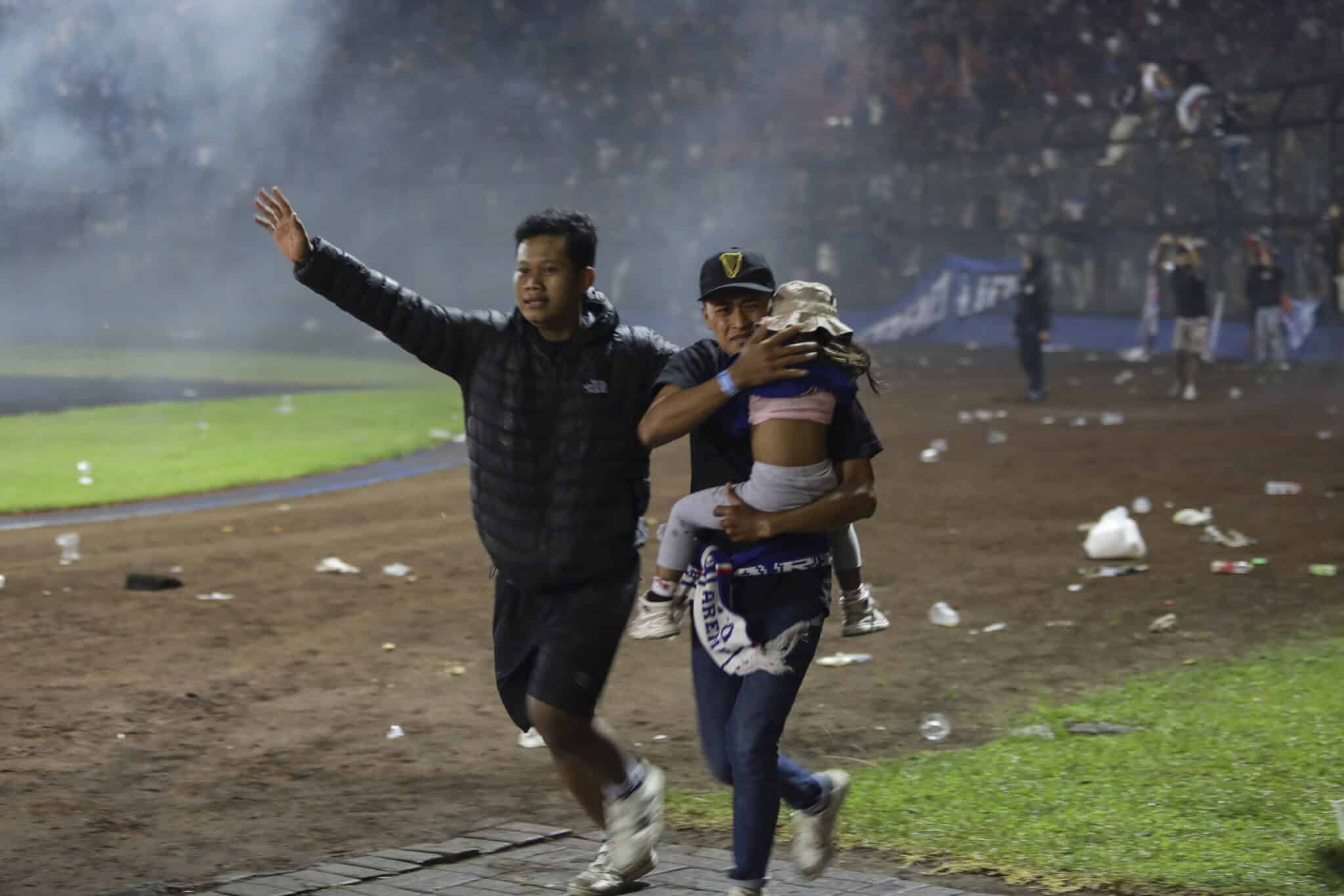 Tragedia en un estadio de Indonesia