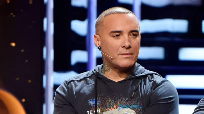 Libertad provisional para el actor Dinio tras ser detenido por amenazar a su pareja con una pistola Dinio García