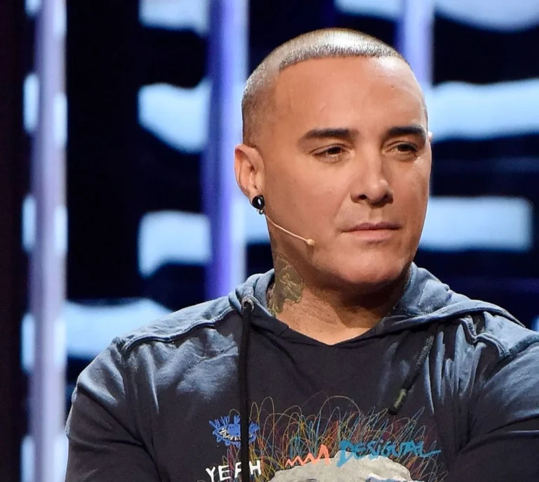 Libertad provisional para el actor Dinio tras ser detenido por amenazar a su pareja con una pistola