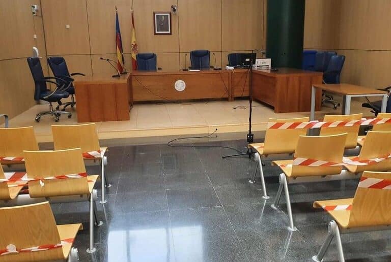 Traductores en juicios y comisarías ‘juran en arameo’ por sus condiciones: 8,96 euros por hora y contrato fijo discontinuo
